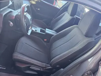 Peugeot 308 SW 2023 - 15750 EUR, 97000 km - AUTO.MOTO.pt - 97000km - foto 8 de 15