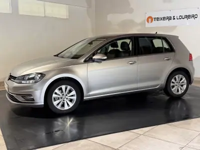 Volkswagen Golf 2017 - 14500 EUR, 123332 km - AUTO.MOTO.pt - 123332km - foto 4 de 26
