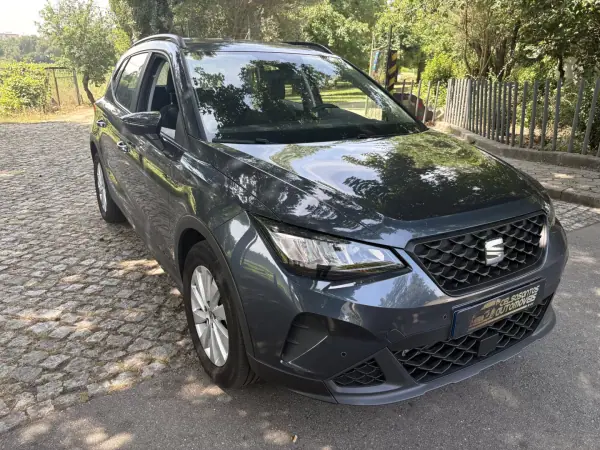 SEAT Arona 2025 - 22000 EUR, 10000 km - AUTO.MOTO.pt - 10000km - foto 17 de 27