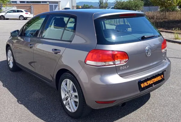 Volkswagen Golf 2010 - 8490 EUR, 178000 km - AUTO.MOTO.pt - 178000km - foto 6 de 18