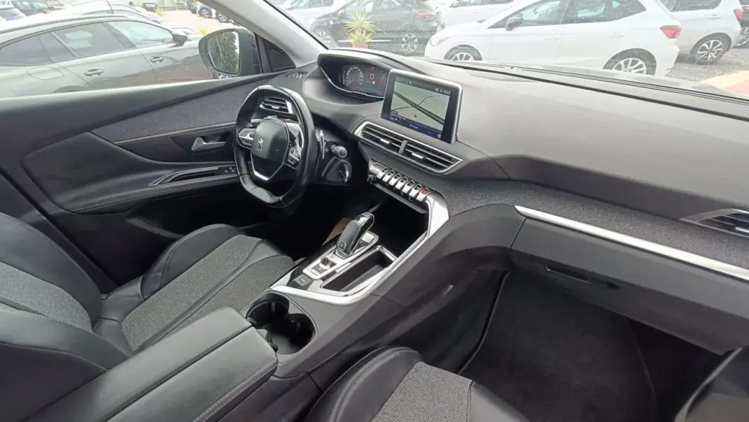 Peugeot 3008 2018 - 20990 EUR, 105000 km - AUTO.MOTO.pt - 105000km - foto 41 de 47