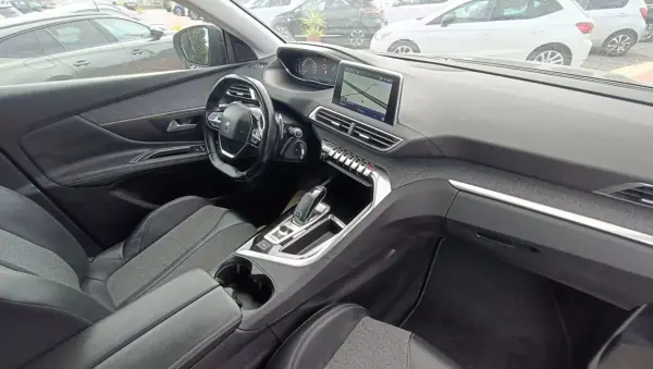 Peugeot 3008 2018 - 20990 EUR, 105000 km - AUTO.MOTO.pt - 105000km - foto 41 de 47