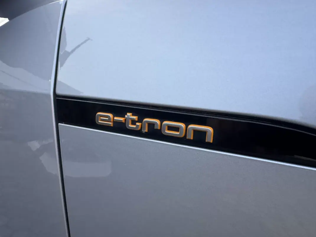 Audi e-tron Sportback 2020 - 28900 EUR, 102000 km - AUTO.MOTO.pt - 102000km - foto 28 de 54