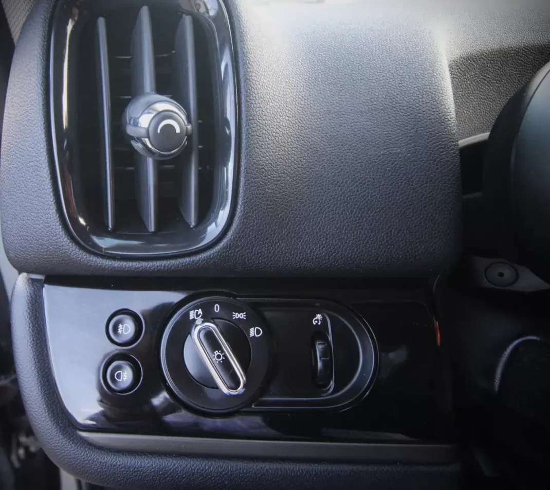 MINI Countryman 2019 - 16990 EUR, 155000 km - AUTO.MOTO.pt - 155000km - foto 16 de 33