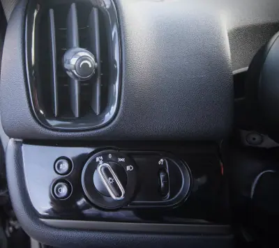 MINI Countryman 2019 - 16990 EUR, 155000 km - AUTO.MOTO.pt - 155000km - foto 16 de 33