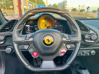 Ferrari 488 2017 - 299750 EUR, 26250 km - AUTO.MOTO.pt - 26250km - foto 22 de 26