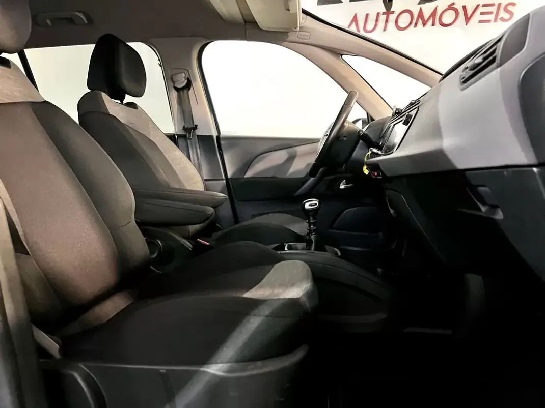 Citroën C4 Spacetourer 2020 - 15900 EUR, 152000 km - AUTO.MOTO.pt - 152000km - foto 13 de 31