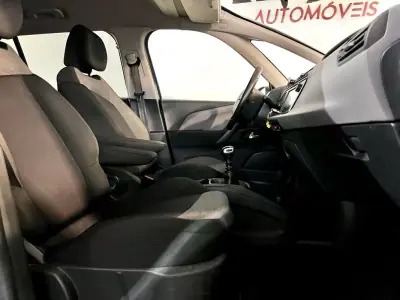 Citroën C4 Spacetourer 2020 - 15900 EUR, 152000 km - AUTO.MOTO.pt - 152000km - foto 13 de 31