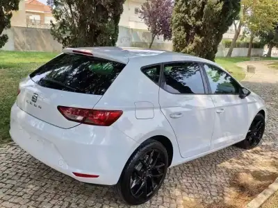 SEAT Leon 2014 - 10990 EUR, 179115 km - AUTO.MOTO.pt - 179115km - foto 3 de 16