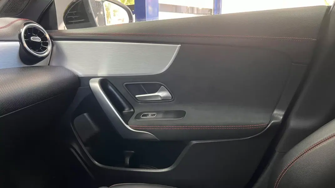 Mercedes-Benz CLA 180 2020 - 24000 EUR, 209314 km - 209314km - foto 49 de 55