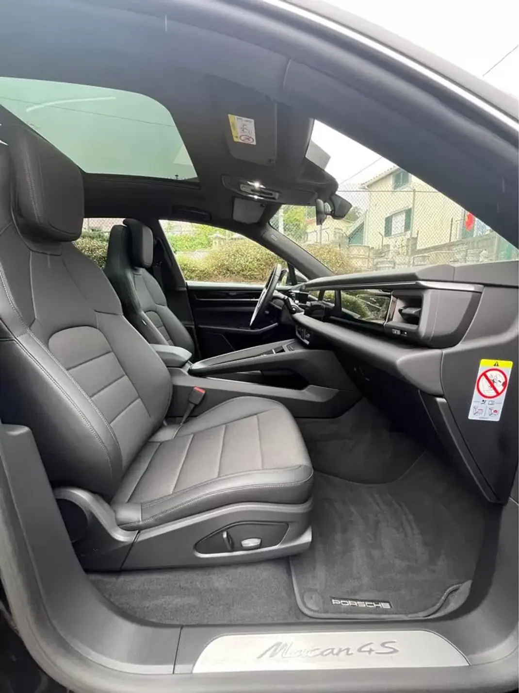 Porsche Macan 2025 - 99900 EUR, 15637 km - 15637km - foto 6 de 9