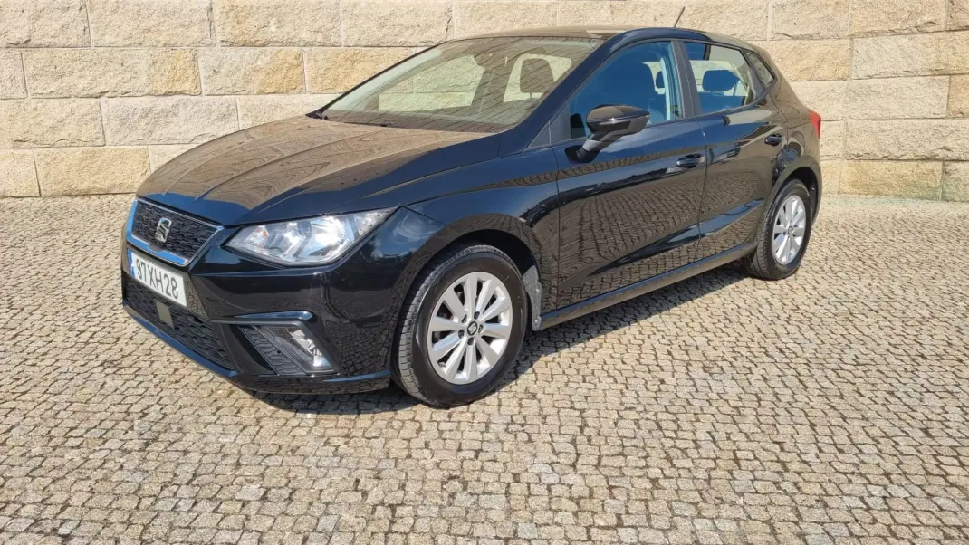 SEAT Ibiza 2019 - 11990 EUR, 64500 km - AUTO.MOTO.pt - 64500km - foto 1 de 18