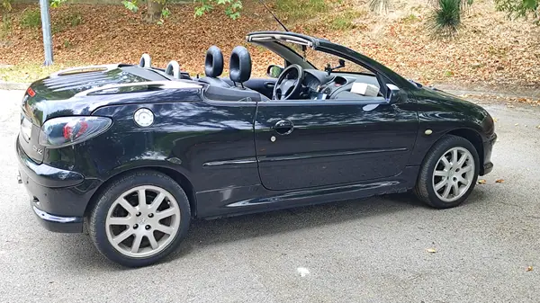 Peugeot 206 CC 2005 - 4800 EUR, 217000 km - AUTO.MOTO.pt - 217000km - foto 9 de 12