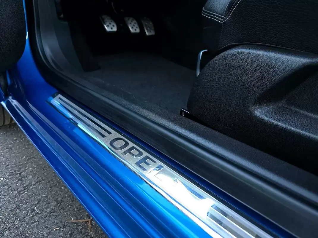 Opel Adam 2019 - 11900 EUR, 38000 km - AUTO.MOTO.pt - 38000km - foto 25 de 36