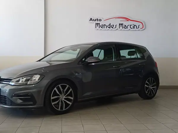 Volkswagen Golf 2017 - 18900 EUR, 140802 km - AUTO.MOTO.pt - 140802km - foto 5 de 12