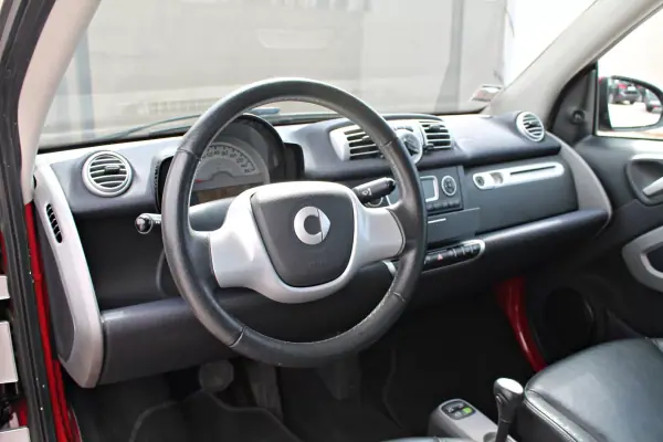 Smart Fortwo Cabrio 2014 - 8450 EUR, 58490 km - AUTO.MOTO.pt - 58490km - foto 15 de 18