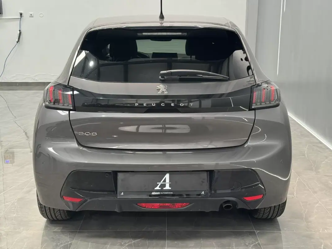 Peugeot 208 2023 - 16490 EUR, 98233 km - 98233km - foto 14 de 28