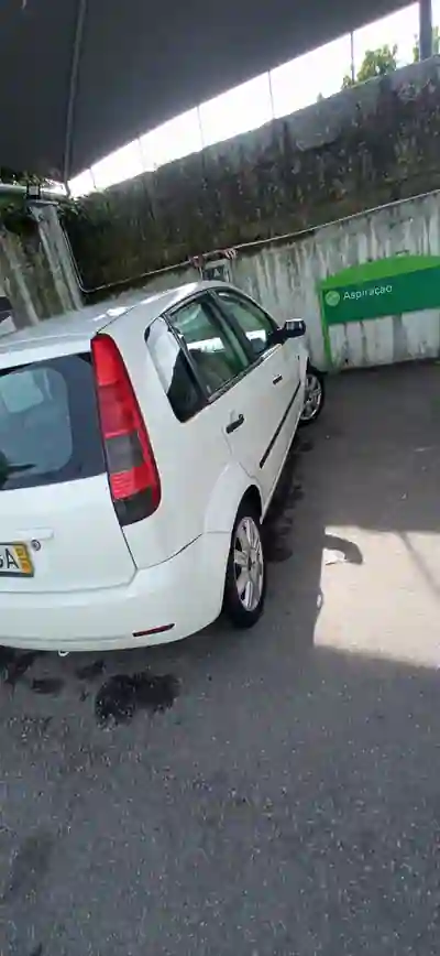 Ford Fiesta 2002 - 2000 EUR, 200000 km - AUTO.MOTO.pt - 200000km - foto 7 de 9
