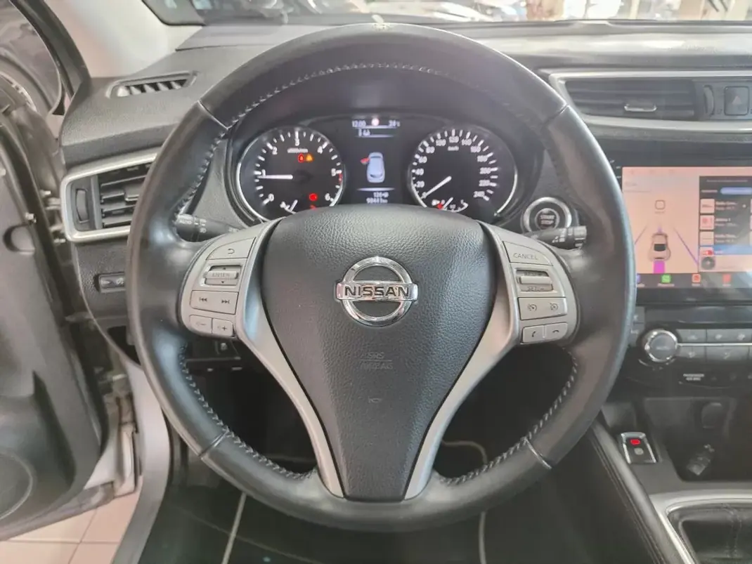 Nissan Qashqai 2015 - 14350 EUR, 98000 km - AUTO.MOTO.pt - 98000km - foto 28 de 38
