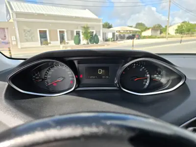 Peugeot 308 2019 - 11950 EUR, 112567 km - AUTO.MOTO.pt - 112567km - foto 7 de 10
