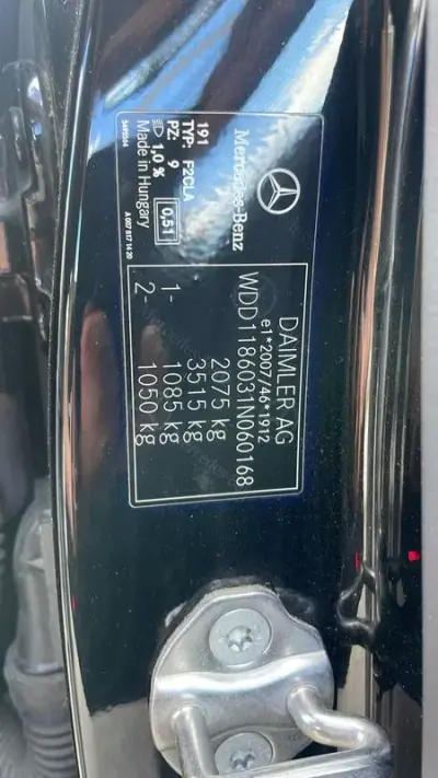 Mercedes-Benz CLA 180 2019 - 24100 EUR, 93500 km - AUTO.MOTO.pt - 93500km - foto 21 de 21