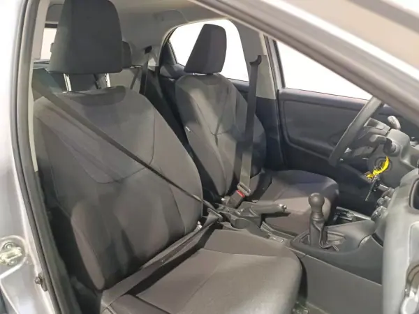 Toyota Yaris 2021 - 17900 EUR, 42195 km - AUTO.MOTO.pt - 42195km - foto 6 de 7