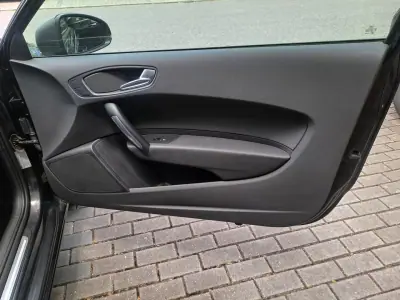 Audi A1 2012 - 8990 EUR, 206000 km - AUTO.MOTO.pt - 206000km - foto 17 de 20