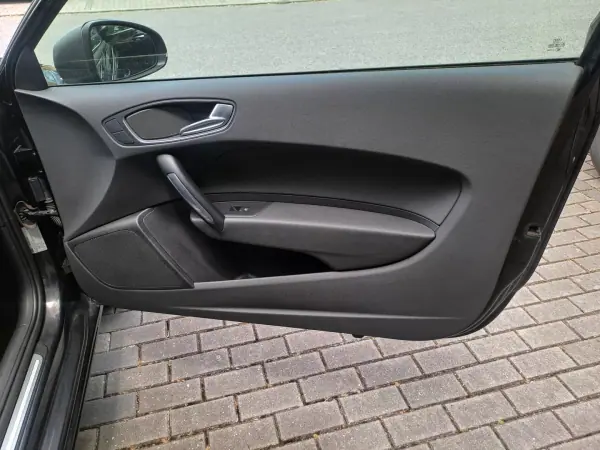 Audi A1 2012 - 8990 EUR, 206000 km - AUTO.MOTO.pt - 206000km - foto 17 de 20