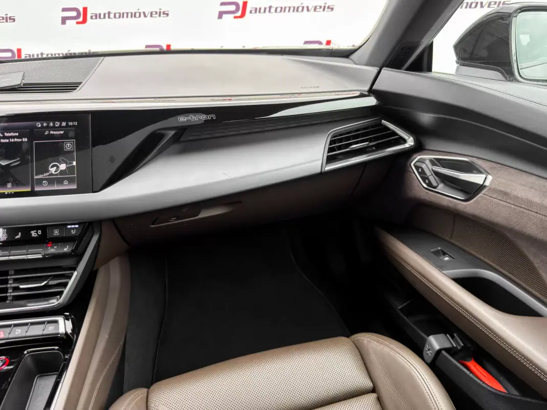 Audi e-tron GT 2022 - 58500 EUR, 86000 km - 86000km - foto 21 de 36