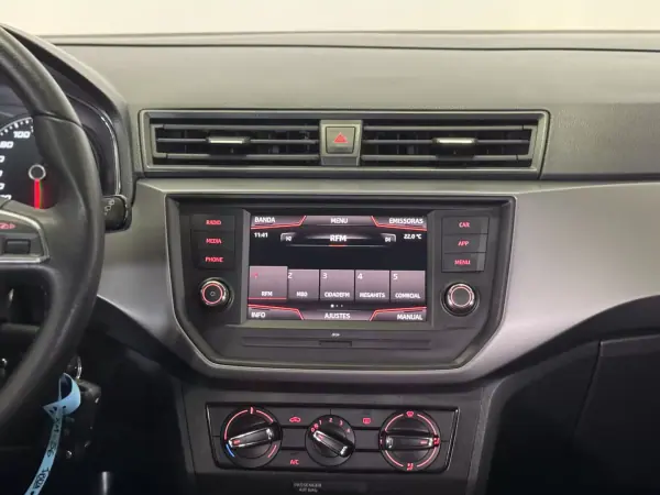 SEAT Ibiza 2019 - 11450 EUR, 70284 km - AUTO.MOTO.pt - 70284km - foto 6 de 39