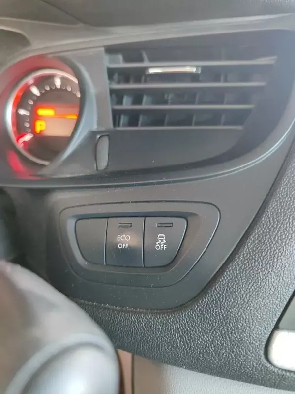 Citroën C5 Tourer 2017 - 9500 EUR, 248400 km - AUTO.MOTO.pt - 248400km - foto 32 de 38