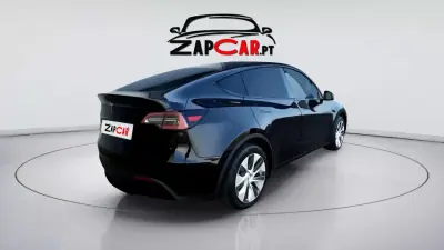 Tesla Model Y 2023 — foto 6 de 16