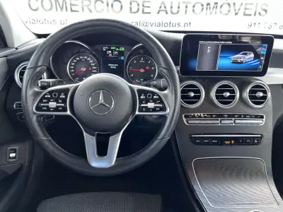 Mercedes-Benz C 300 2020 - 28499 EUR, 118000 km - AUTO.MOTO.pt - 118000km - foto 18 de 26