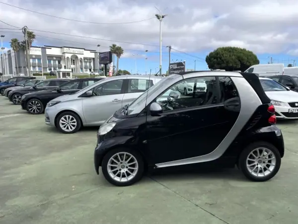 Smart Fortwo Cabrio 2011 - 8900 EUR, 129245 km - AUTO.MOTO.pt - 129245km - foto 28 de 29