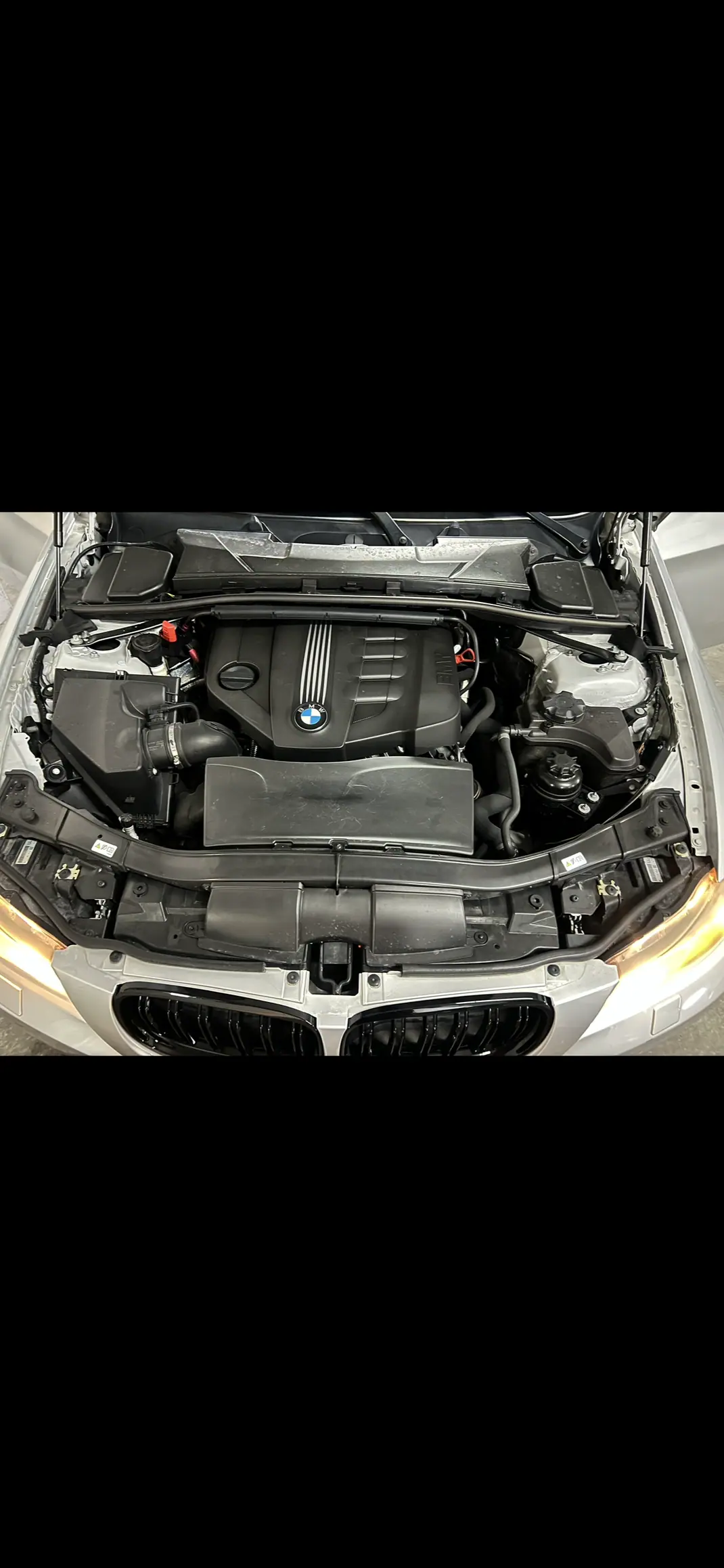 BMW 320 2011 - 7750 EUR, 263000 km - AUTO.MOTO.pt - 263000km - foto 12 de 15