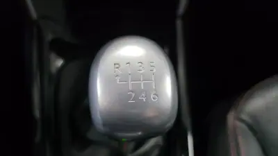 Peugeot 2008 2018 - 12990 EUR, 144000 km - AUTO.MOTO.pt - 144000km - foto 16 de 35