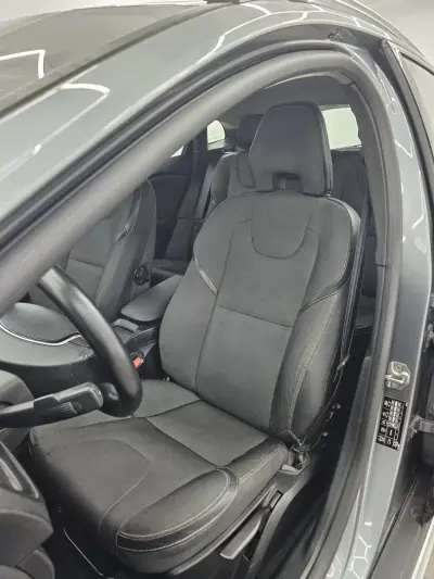 Volvo V40 Cross Country 2018 - 15000 EUR, 106816 km - 106816km - foto 34 de 40