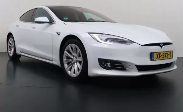 Tesla Model S 2018 - 25900 EUR, 240392 km - AUTO.MOTO.pt - 240392km - foto 5 de 37