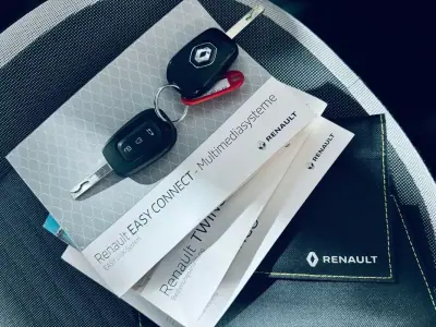 Renault Twingo 2020 - 12990 EUR, 73071 km - AUTO.MOTO.pt - 73071km - foto 28 de 28