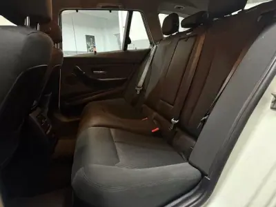 BMW 318 2015 - 12250 EUR, 254090 km - AUTO.MOTO.pt - 254090km - foto 14 de 16