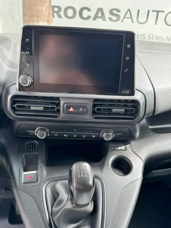 Citroën 1.5 BlueHDi M Control 2021 - 14750 EUR, 118730 km - AUTO.MOTO.pt - 118730km - foto 14 de 20