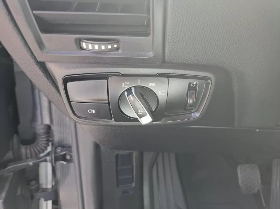 BMW i3 2019 - 28500 EUR, 89000 km - AUTO.MOTO.pt - 89000km - foto 25 de 45