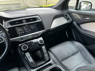 Jaguar I-Pace 2018 - 27900 EUR, 113000 km - AUTO.MOTO.pt - 113000km - foto 32 de 59