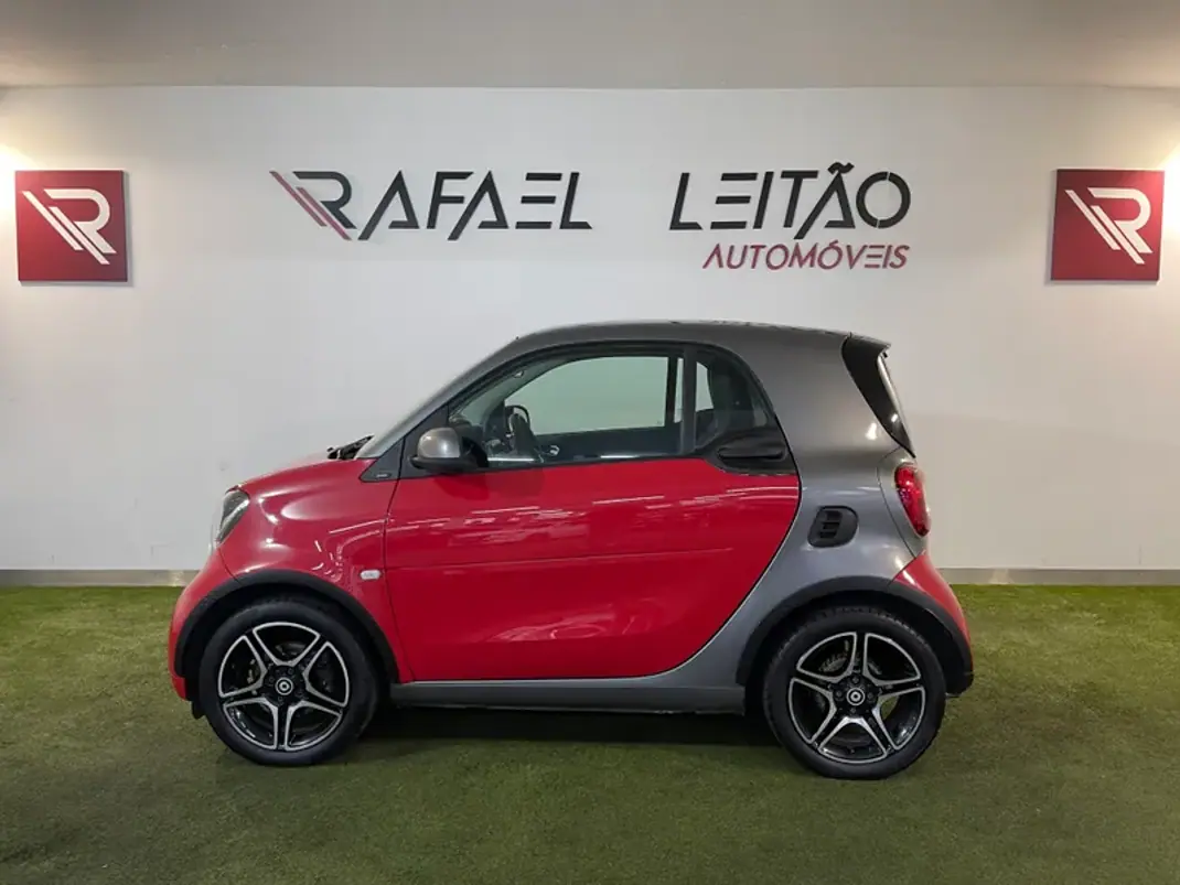Smart 2016 - 10450 EUR, 91000 km - AUTO.MOTO.pt - 91000km - foto 10 de 26