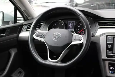 Volkswagen Passat 2021 - 21900 EUR, 22076 km - AUTO.MOTO.pt - 22076km - foto 11 de 44