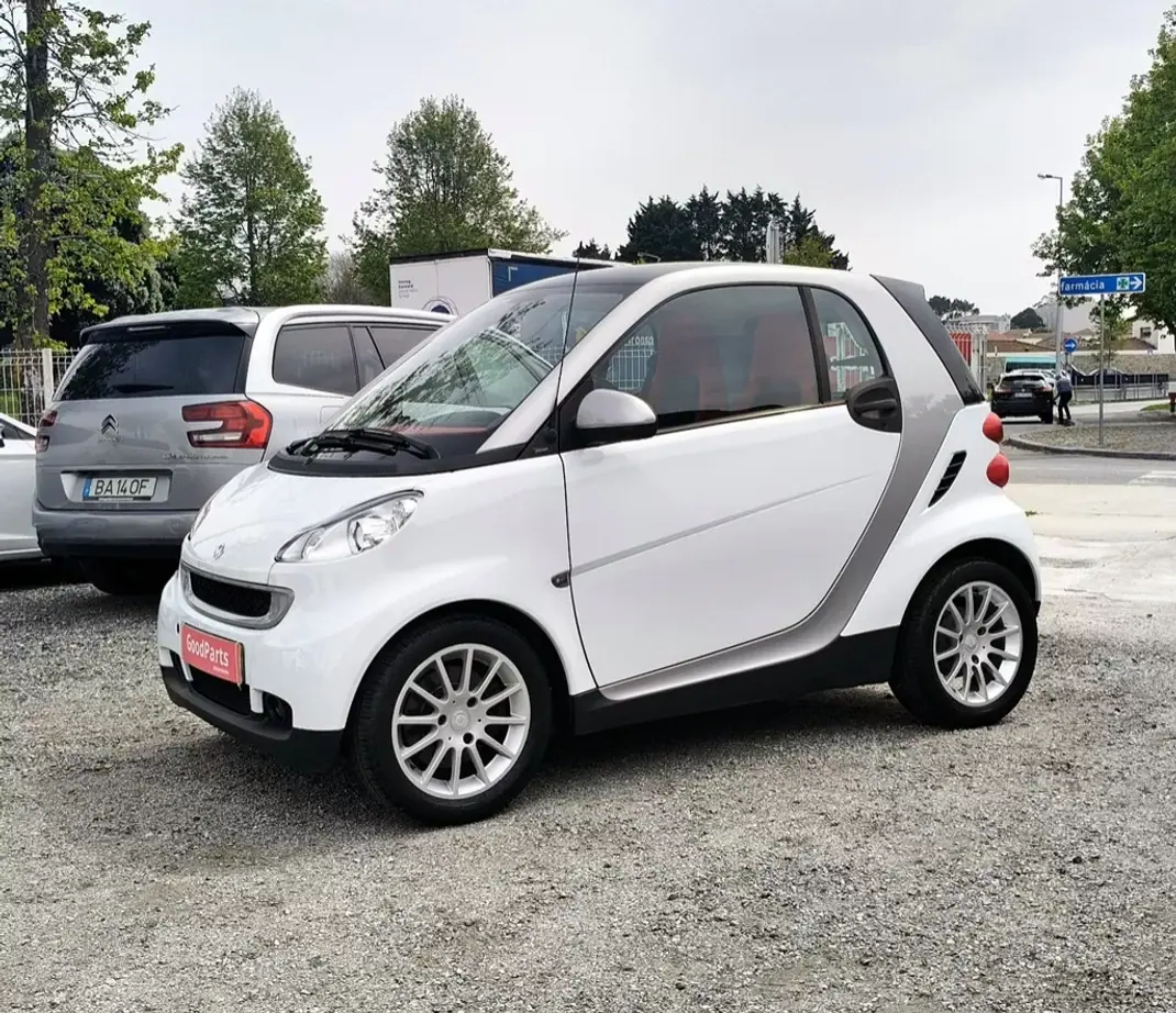 Smart ForTwo Coupé 2009 - 5250 EUR, 180773 km - AUTO.MOTO.pt - 180773km - foto 5 de 23