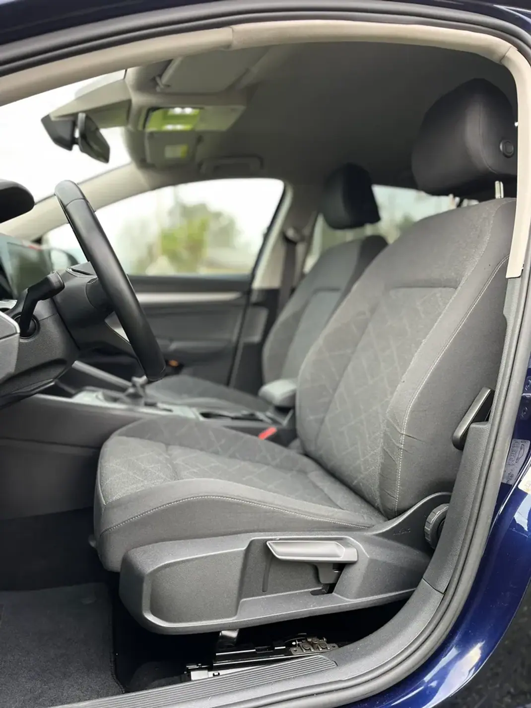 Volkswagen Amarok 2023 - 21900 EUR, 26720 km - AUTO.MOTO.pt - 26720km - foto 7 de 9