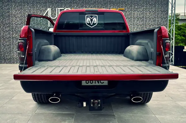 Dodge RAM 1998 - 24900 EUR, 110000 km - AUTO.MOTO.pt - 110000km - foto 12 de 17