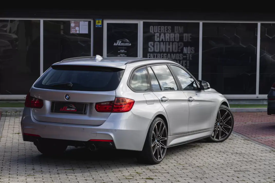 BMW 320 2015 - 19900 EUR, 169020 km - 169020km - foto 27 de 35