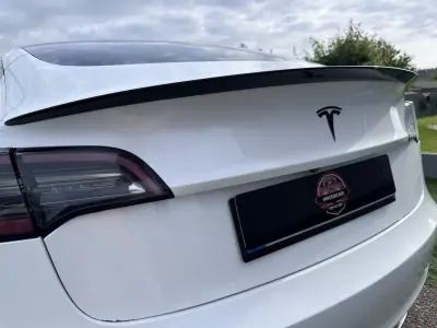 Tesla Model 3 2019 - 15500 EUR, 333000 km - AUTO.MOTO.pt - 333000km - foto 26 de 62